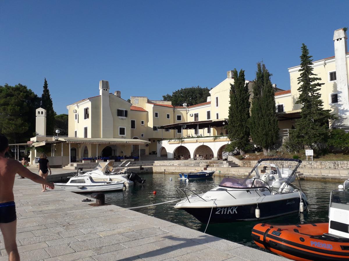 Apartments And Rooms Haludovo - Ribarsko Selo มาลินสกา ภายนอก รูปภาพ