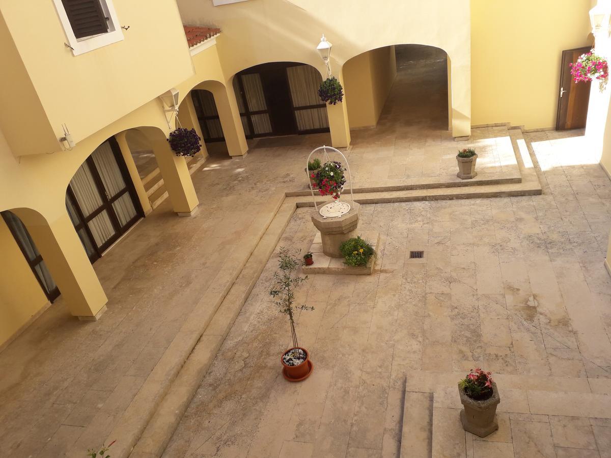 Apartments And Rooms Haludovo - Ribarsko Selo มาลินสกา ภายนอก รูปภาพ