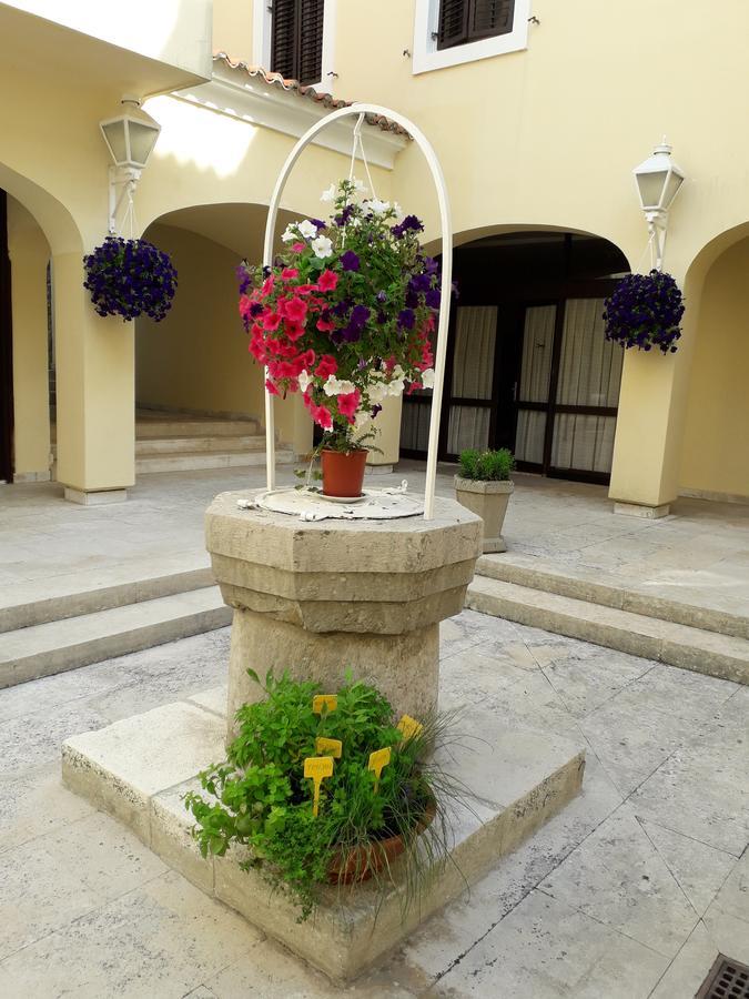 Apartments And Rooms Haludovo - Ribarsko Selo มาลินสกา ภายนอก รูปภาพ