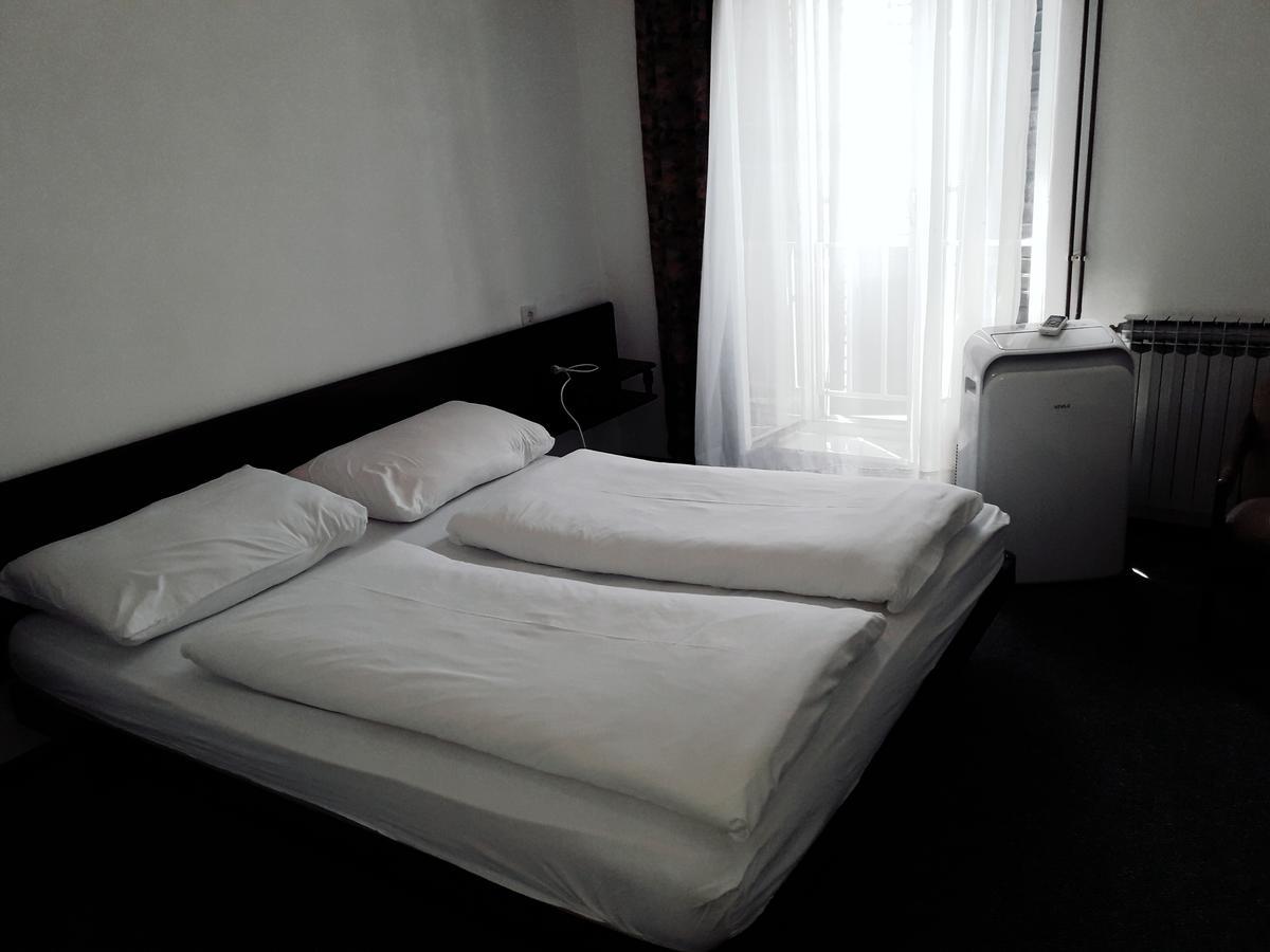 Apartments And Rooms Haludovo - Ribarsko Selo มาลินสกา ภายนอก รูปภาพ