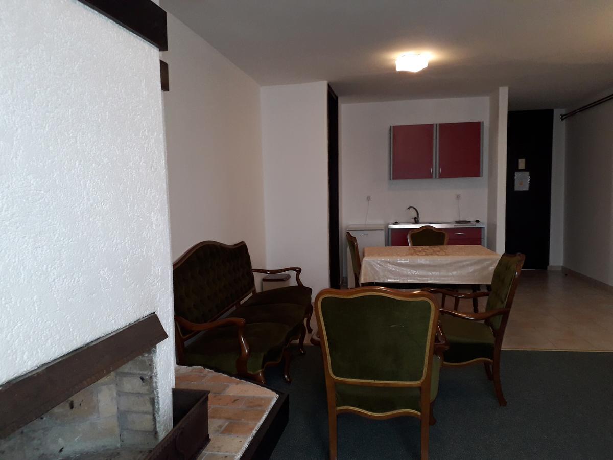 Apartments And Rooms Haludovo - Ribarsko Selo มาลินสกา ภายนอก รูปภาพ