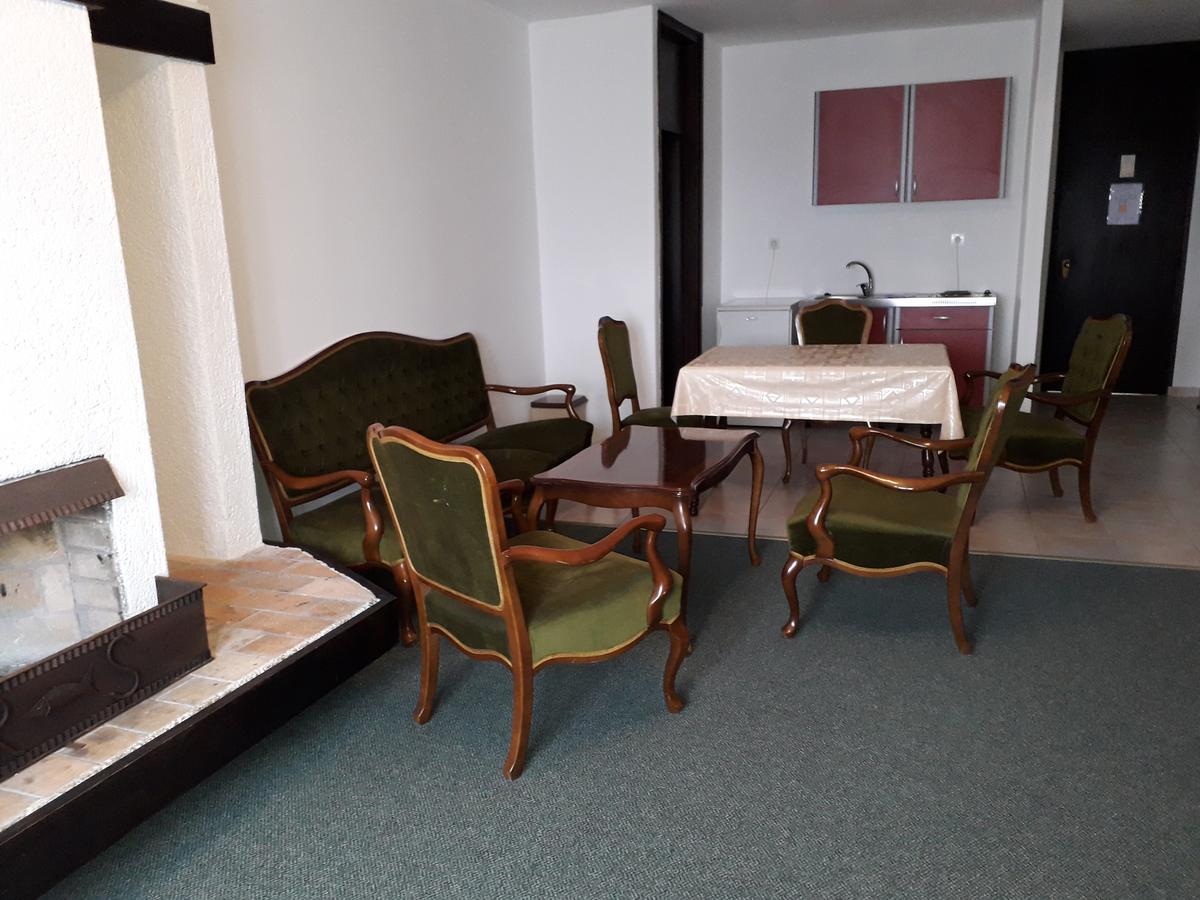 Apartments And Rooms Haludovo - Ribarsko Selo มาลินสกา ภายนอก รูปภาพ