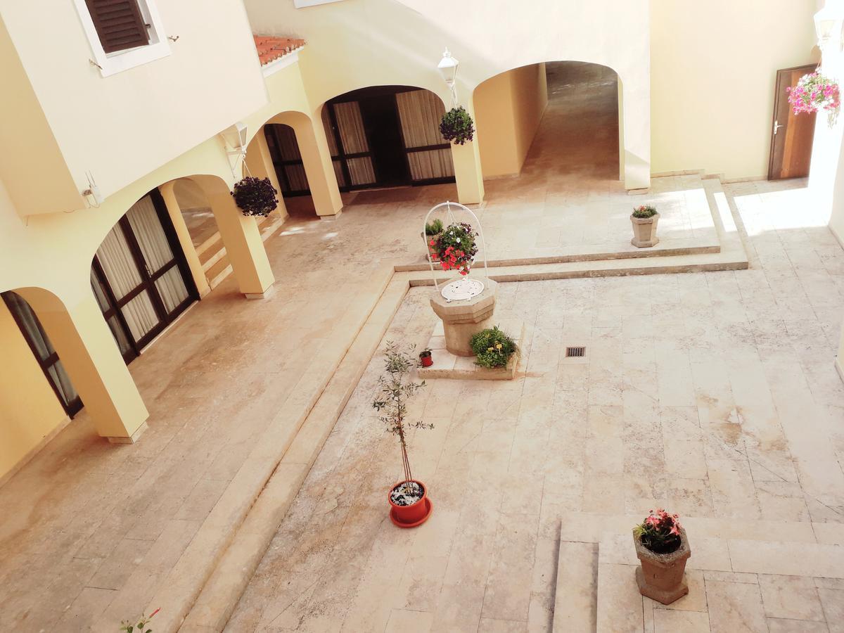 Apartments And Rooms Haludovo - Ribarsko Selo มาลินสกา ภายนอก รูปภาพ