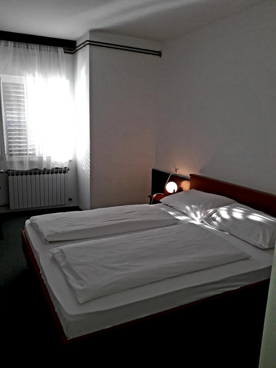 Apartments And Rooms Haludovo - Ribarsko Selo มาลินสกา ภายนอก รูปภาพ