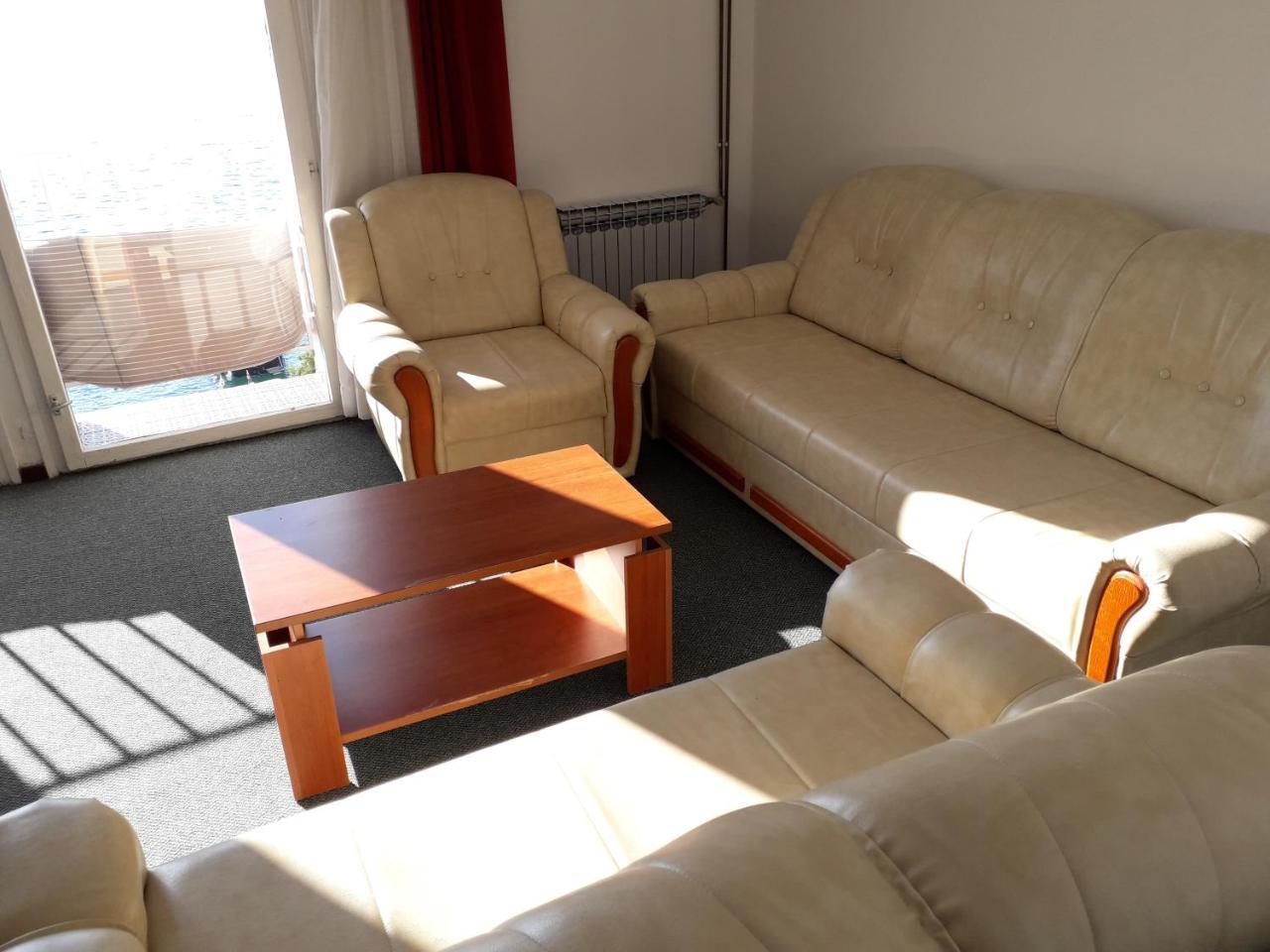 Apartments And Rooms Haludovo - Ribarsko Selo มาลินสกา ภายนอก รูปภาพ