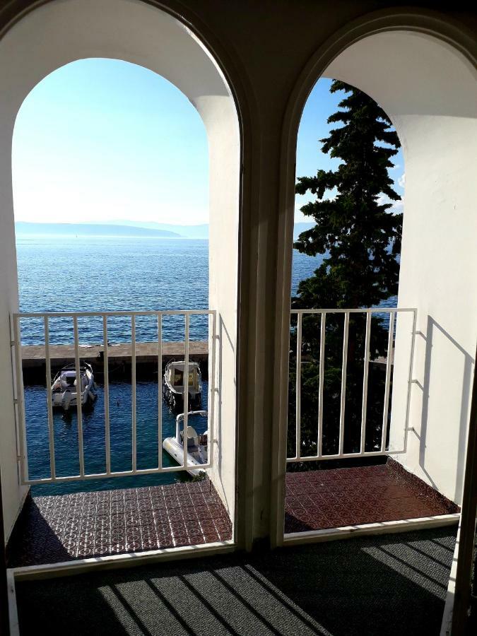 Apartments And Rooms Haludovo - Ribarsko Selo มาลินสกา ภายนอก รูปภาพ