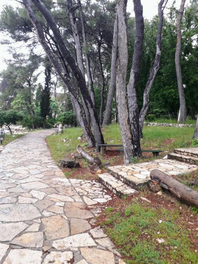Apartments And Rooms Haludovo - Ribarsko Selo มาลินสกา ภายนอก รูปภาพ
